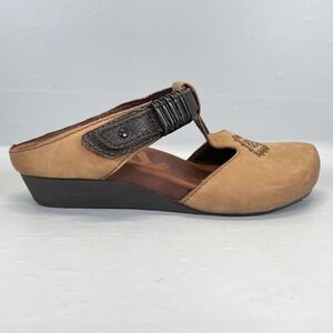 OTBT Streams Shoes Womens Size 6.5 Tan Leather T-Strap Wedge Clogs Casual Sandal